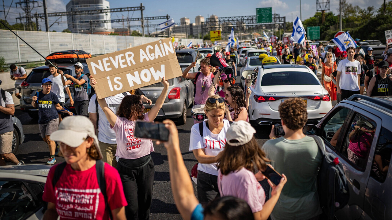 ইসরায়েলজুড়ে যুদ্ধবিরোধী বিক্ষোভ, অচলাবস্থা